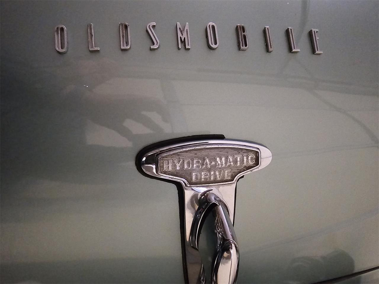 Oldsmobile-98-1949-Almond-Green-Tan-21
