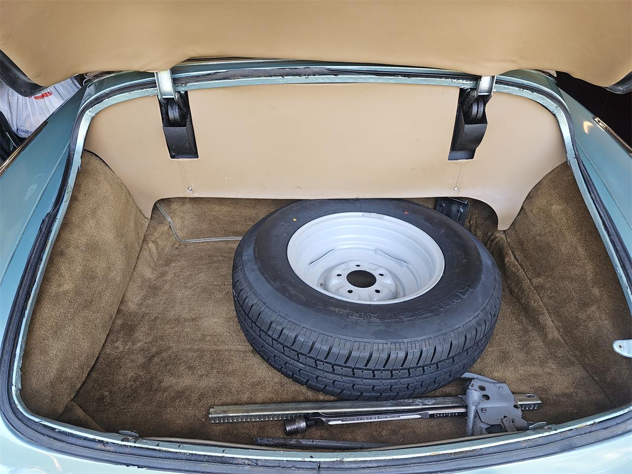 Oldsmobile-98-1949-Almond-Green-Tan-22