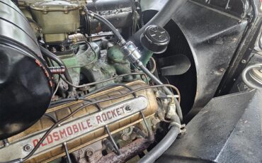 Oldsmobile-98-1949-Almond-Green-Tan-23