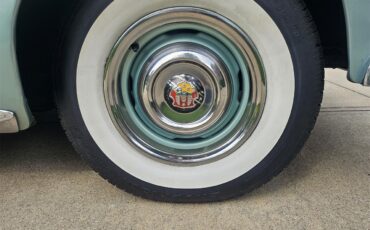 Oldsmobile-98-1949-Almond-Green-Tan-28