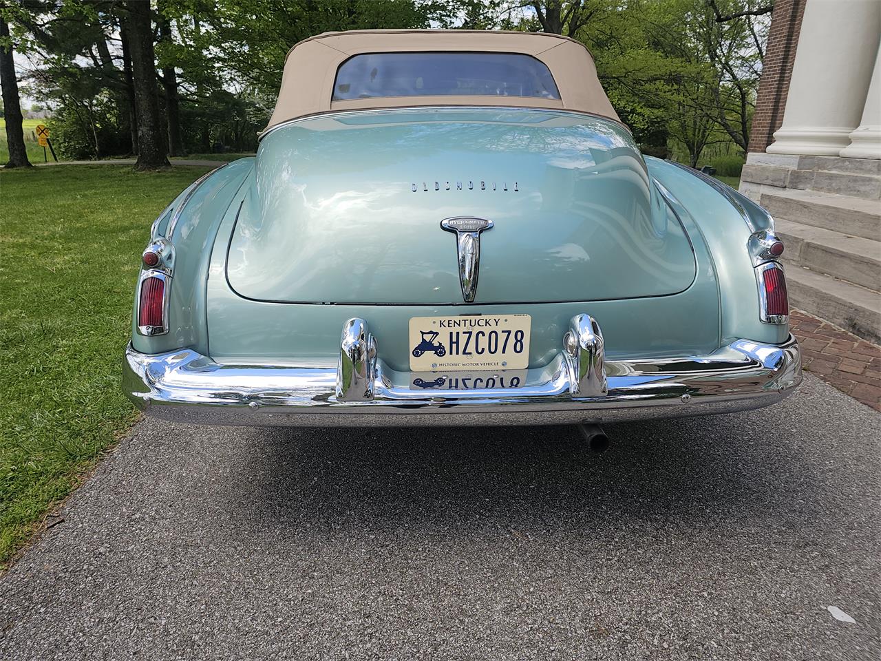 Oldsmobile-98-1949-Almond-Green-Tan-9