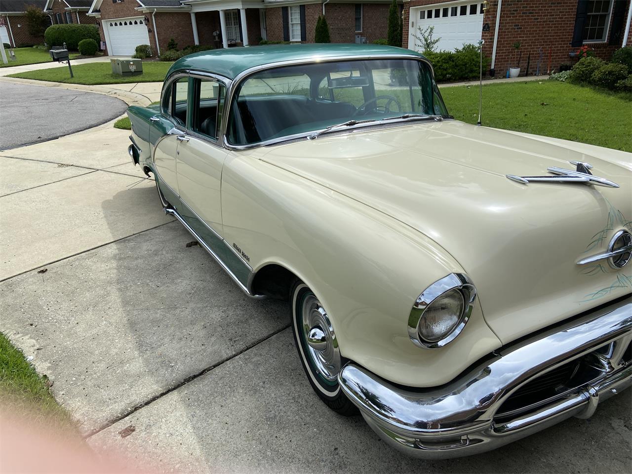 Oldsmobile-98-1956-Canyon-Greenwhite-green-1