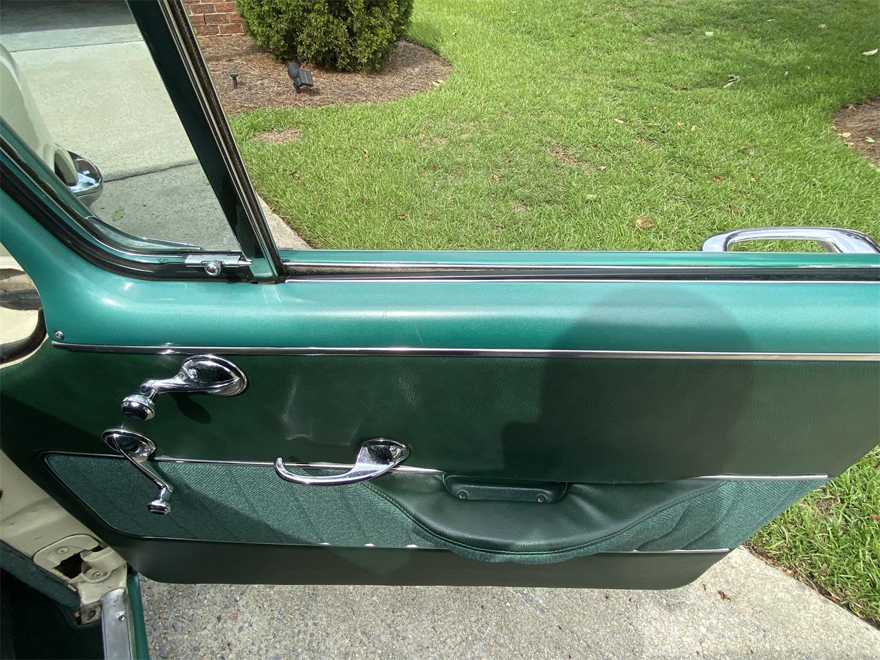 Oldsmobile-98-1956-Canyon-Greenwhite-green-12