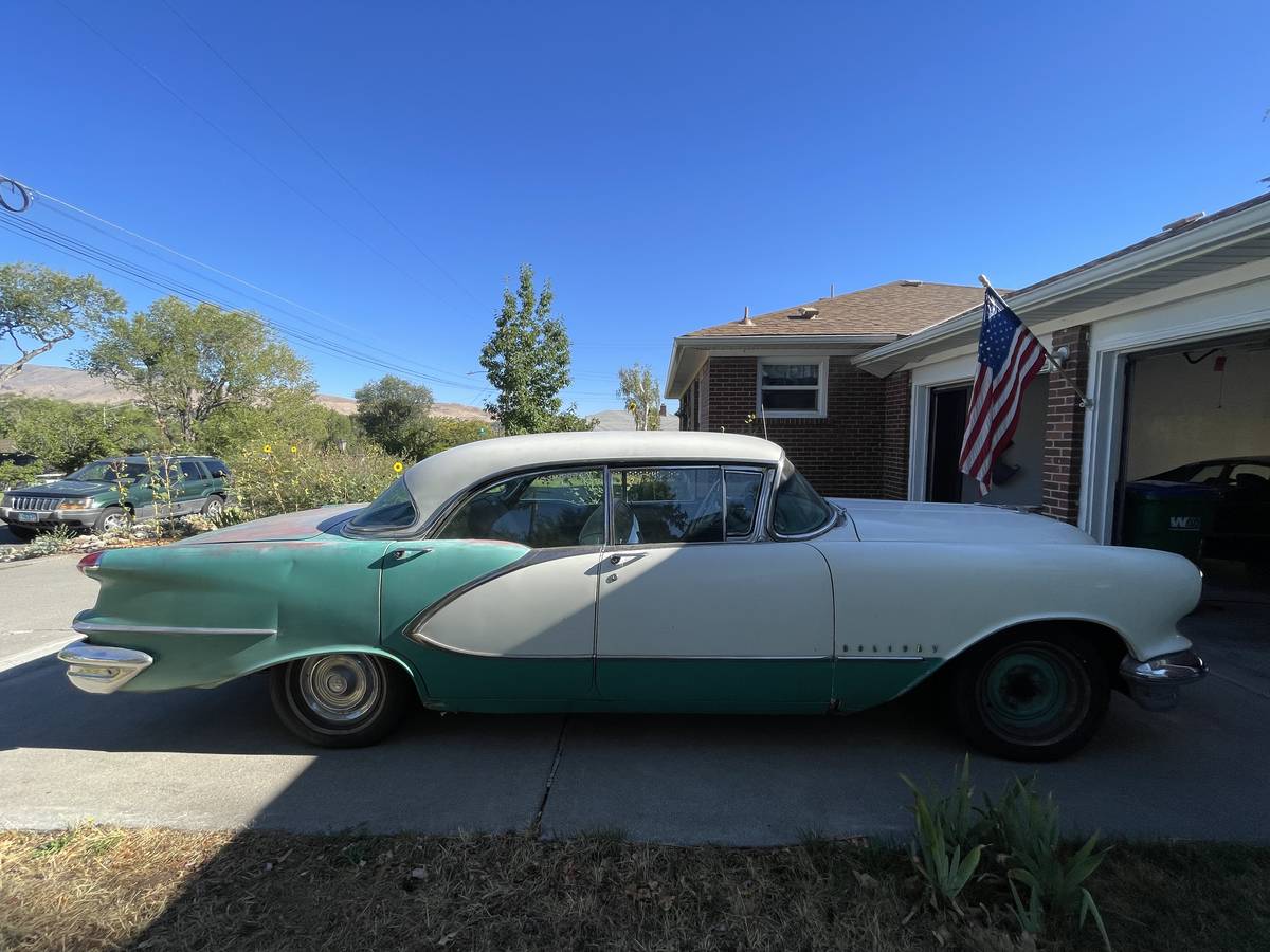 Oldsmobile-98-1956-green-13