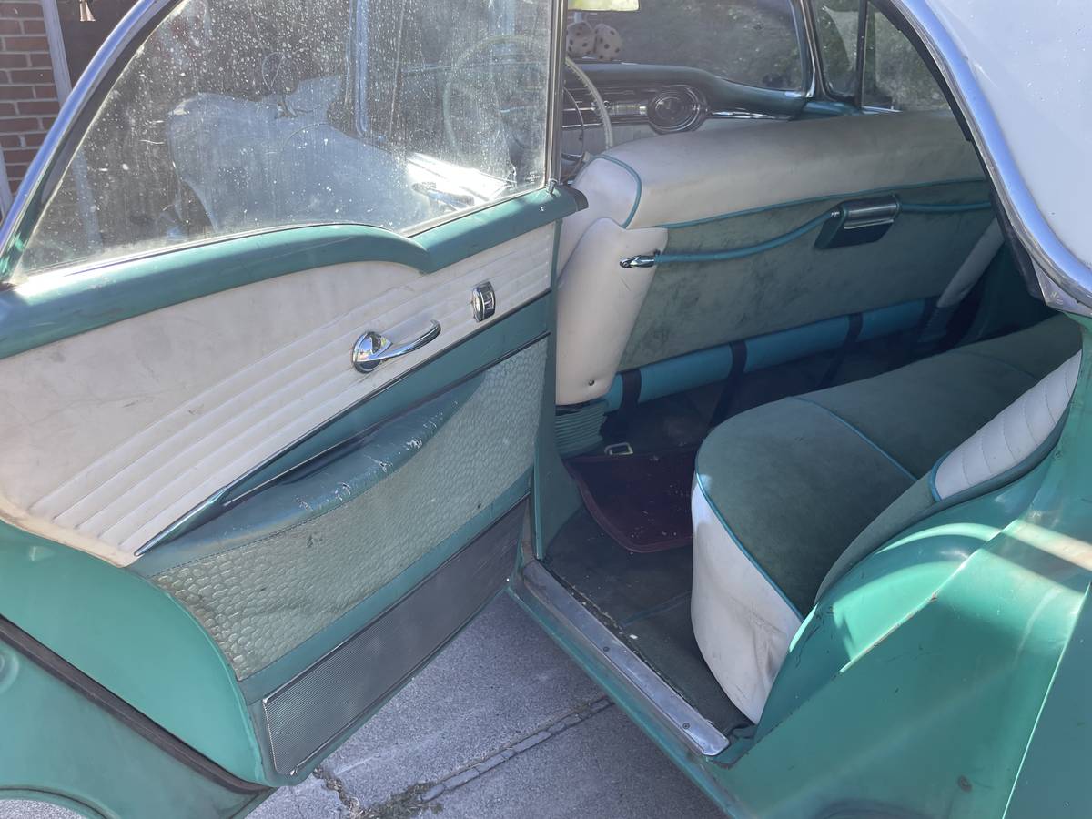 Oldsmobile-98-1956-green-17