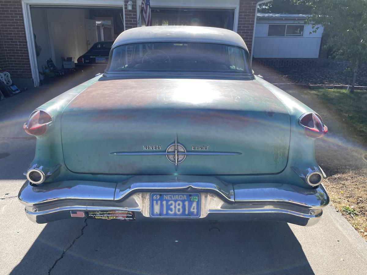Oldsmobile-98-1956-green-6