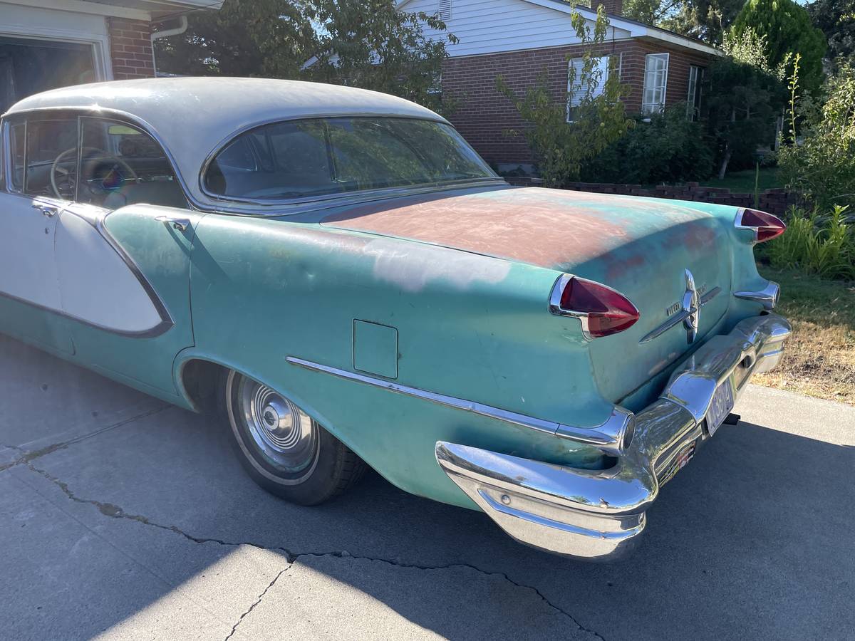 Oldsmobile-98-1956-green-7