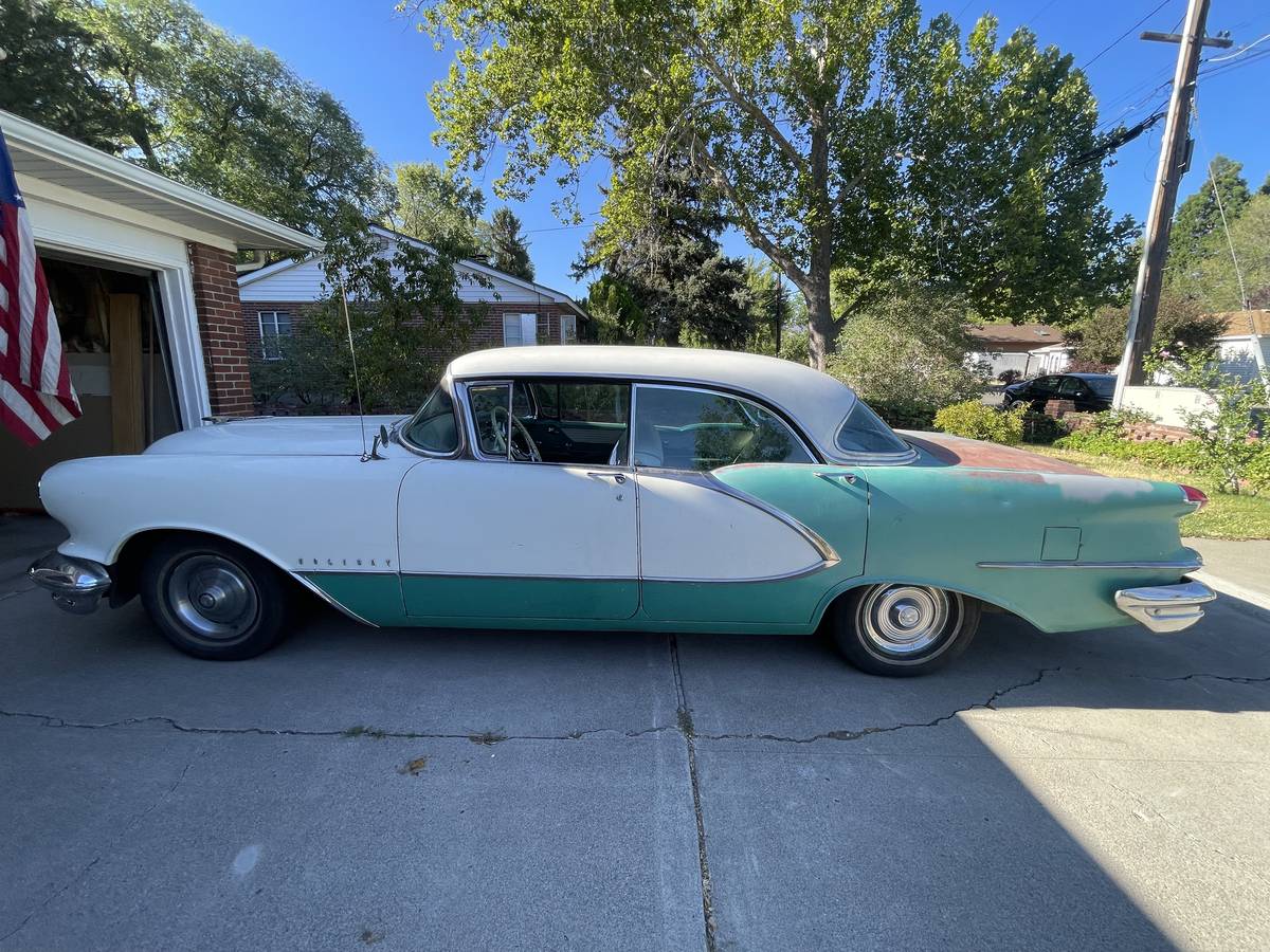 Oldsmobile-98-1956-green