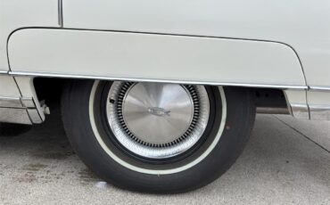 Oldsmobile-98-1966-White-Black-22