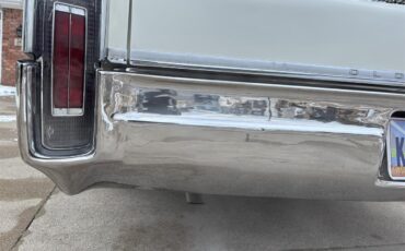 Oldsmobile-98-1966-White-Black-23