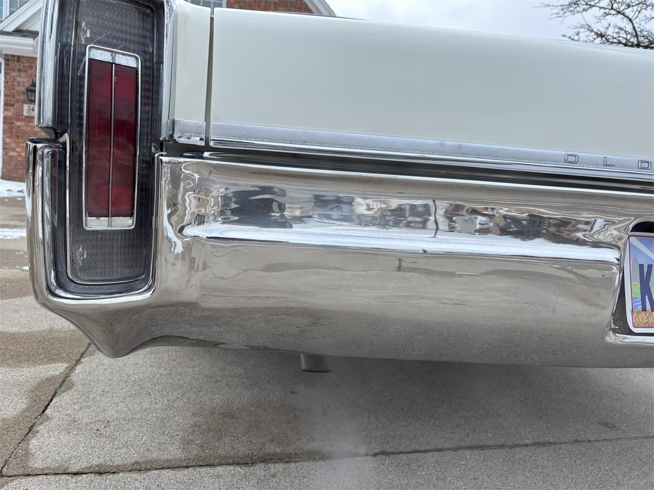 Oldsmobile-98-1966-White-Black-23