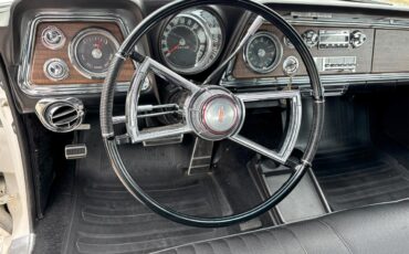 Oldsmobile-98-1966-White-Black-31