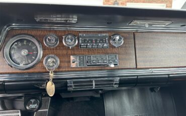 Oldsmobile-98-1966-White-Black-33
