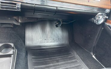 Oldsmobile-98-1966-White-Black-35