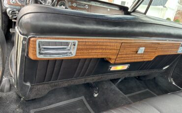 Oldsmobile-98-1966-White-Black-38
