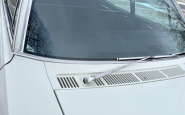 Oldsmobile-98-1966-White-Black-47