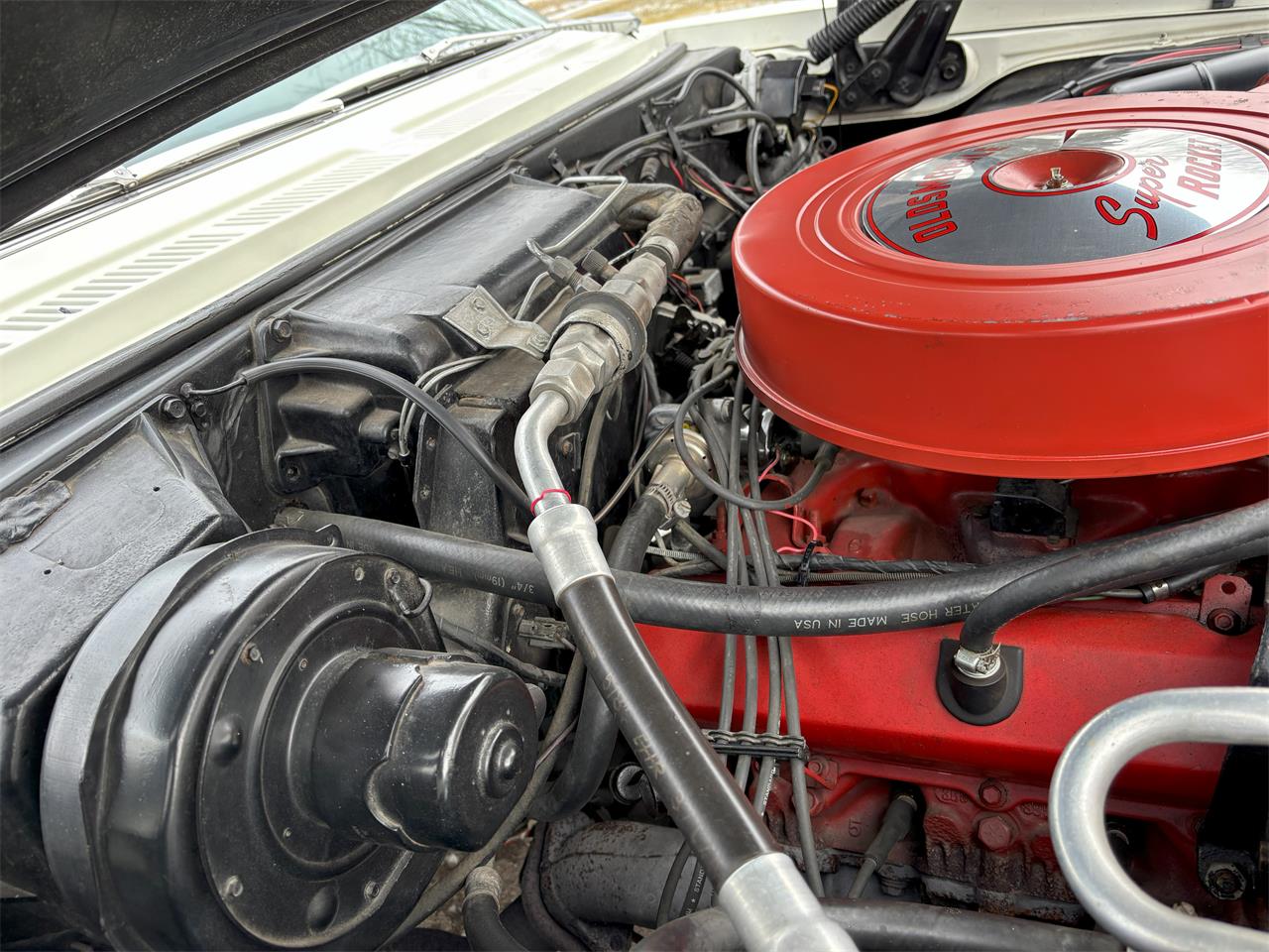 Oldsmobile-98-1966-White-Black-55