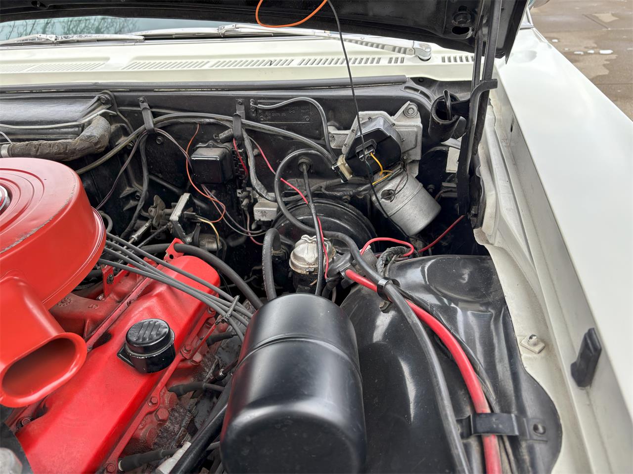 Oldsmobile-98-1966-White-Black-60
