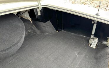 Oldsmobile-98-1966-White-Black-66