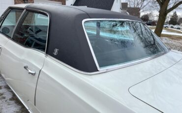 Oldsmobile-98-1966-White-Black-72