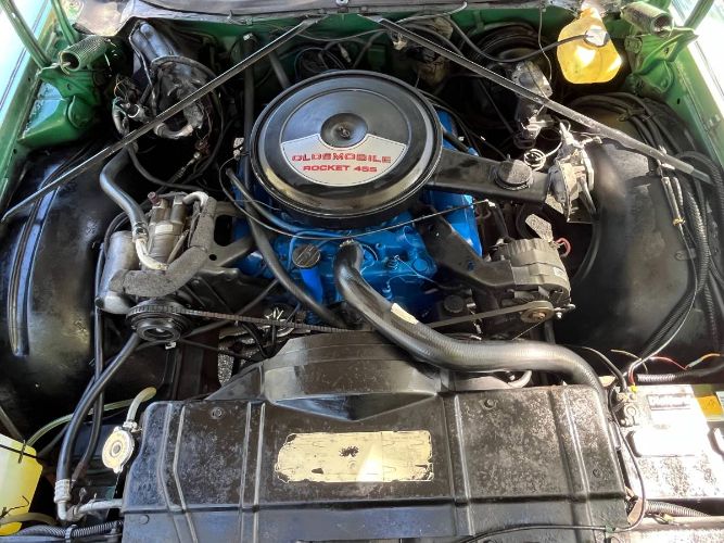 Oldsmobile-98-1973-GreenBlack-Vinyl-To-15
