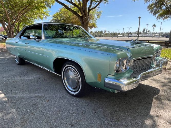 Oldsmobile-98-1973-GreenBlack-Vinyl-To-19