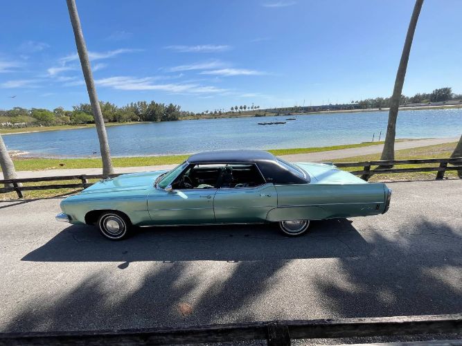Oldsmobile-98-1973-GreenBlack-Vinyl-To-2