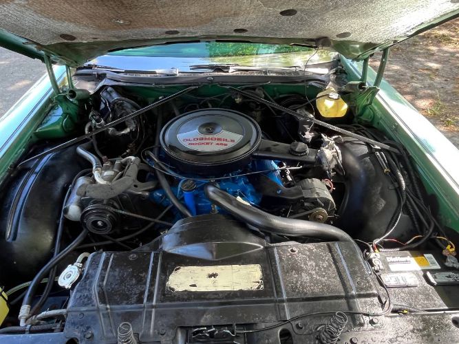 Oldsmobile-98-1973-GreenBlack-Vinyl-To-21