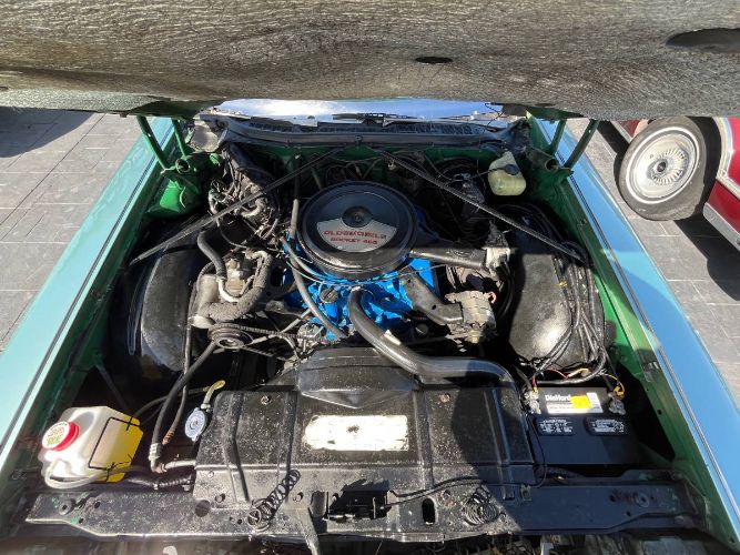 Oldsmobile-98-1973-GreenBlack-Vinyl-To-6