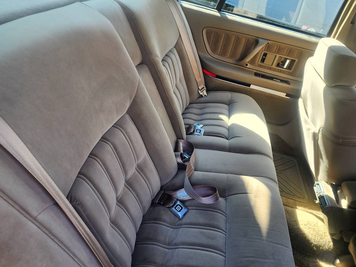 Oldsmobile-98-1992-10