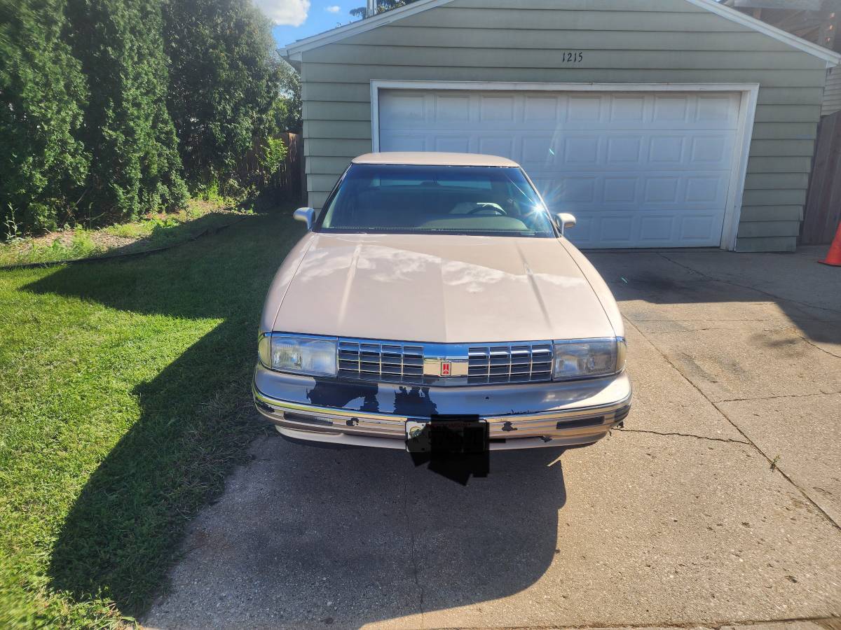 Oldsmobile-98-1992-4