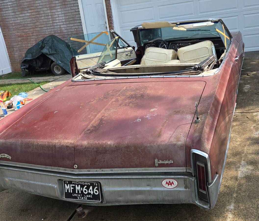 Oldsmobile-98-convertible-1966-3
