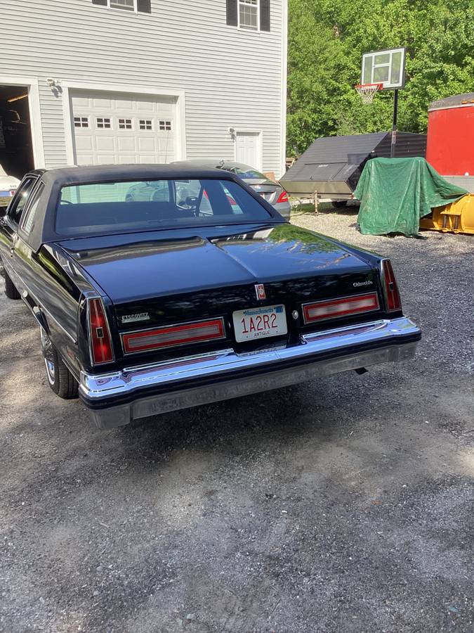 Oldsmobile-98-regency-1977-1