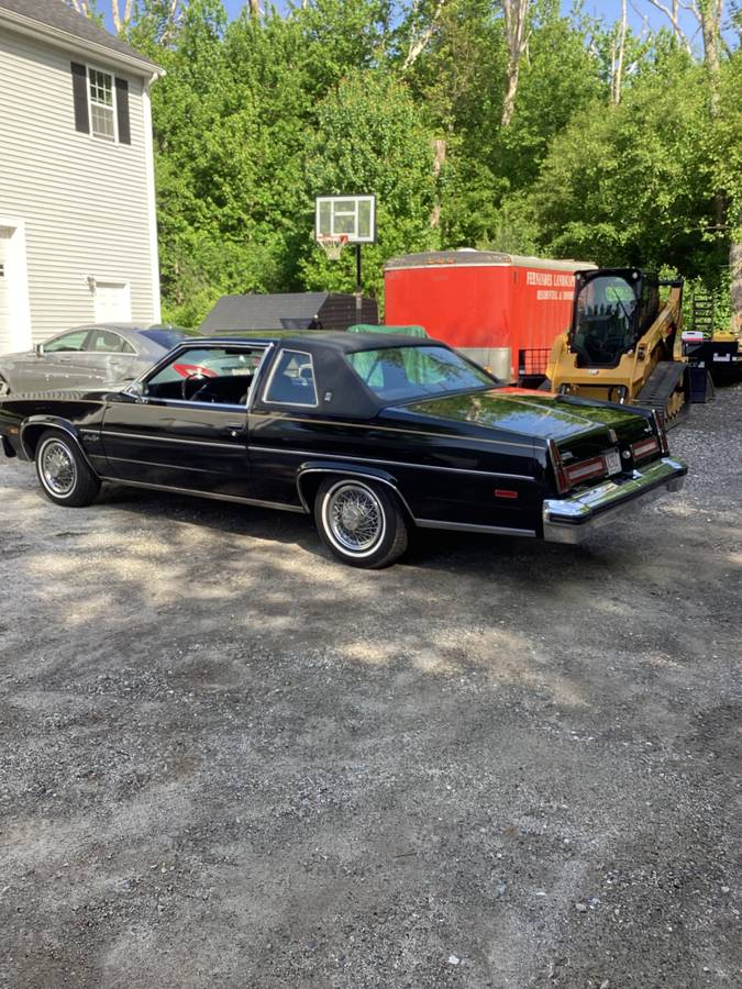 Oldsmobile-98-regency-1977-2