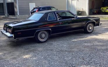 Oldsmobile-98-regency-1977-3