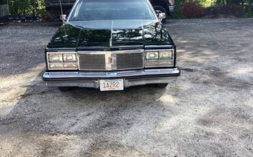 Oldsmobile-98-regency-1977-4