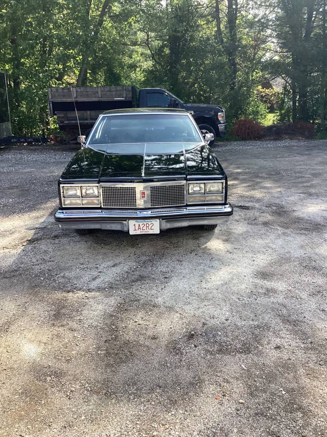 Oldsmobile-98-regency-1977-4