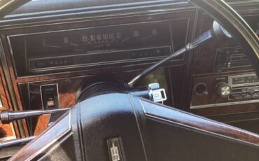 Oldsmobile-98-regency-1977-5