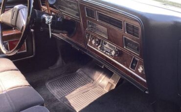 Oldsmobile-98-regency-1977-6