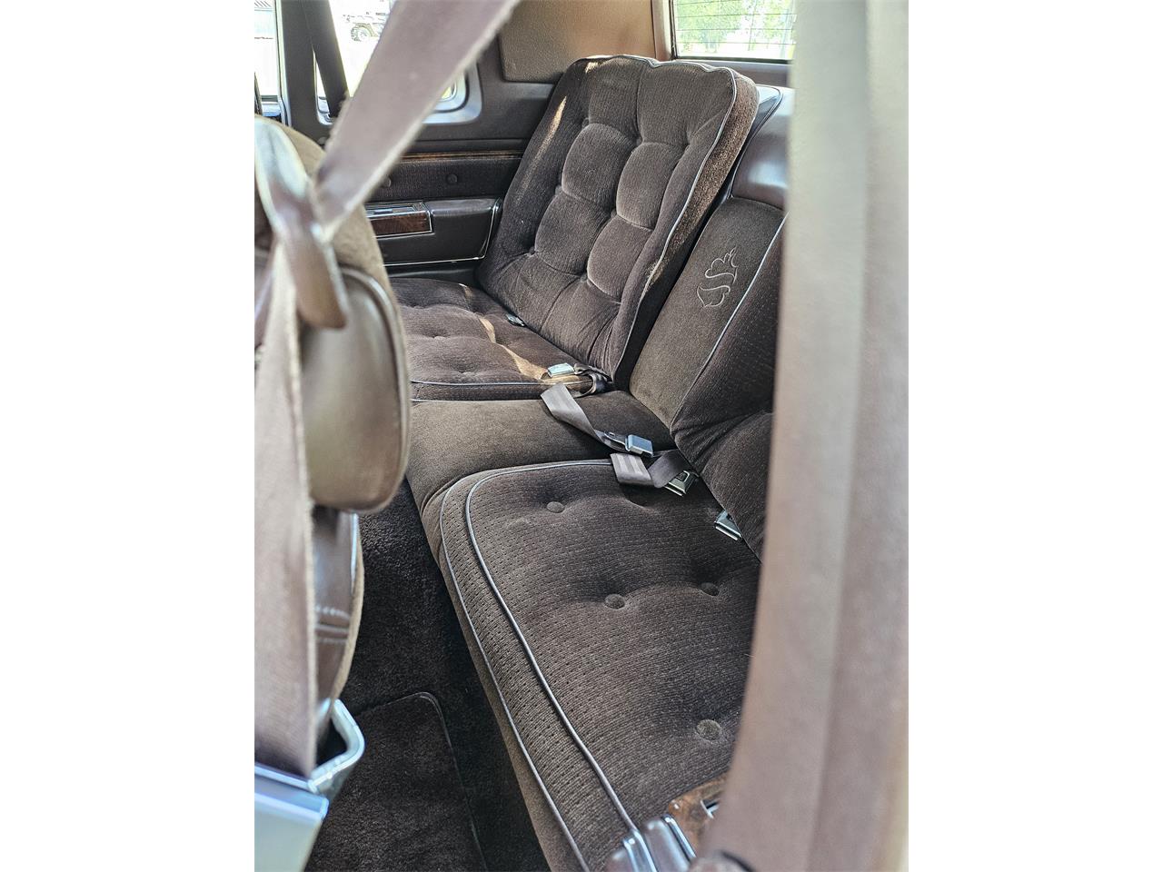 Oldsmobile-98-regency-1983-Beige-Cream-Chocolate-4