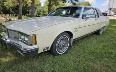 Oldsmobile-98-regency-1983-Beige-Cream-Chocolate-6