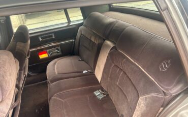 Oldsmobile-98-regency-1983-brown-13