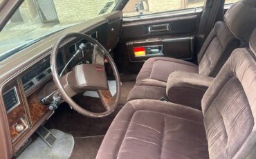 Oldsmobile-98-regency-1983-brown-9