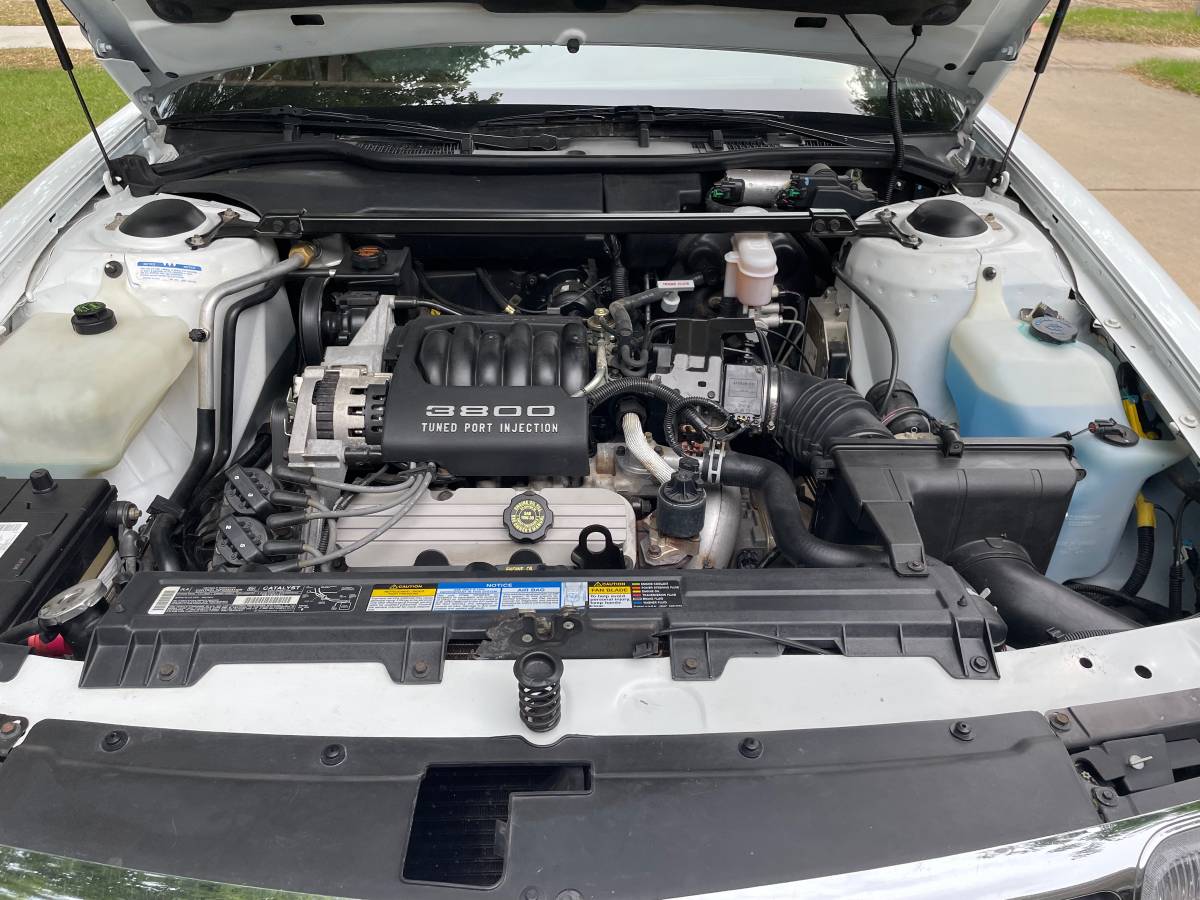 Oldsmobile-98-regency-1994-12