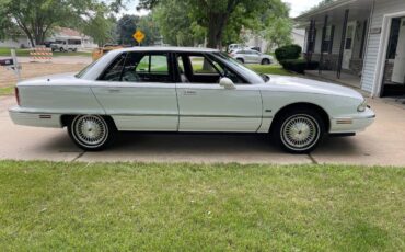 Oldsmobile-98-regency-1994-2