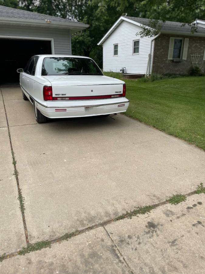 Oldsmobile-98-regency-1994-4