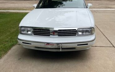 Oldsmobile-98-regency-1994-5