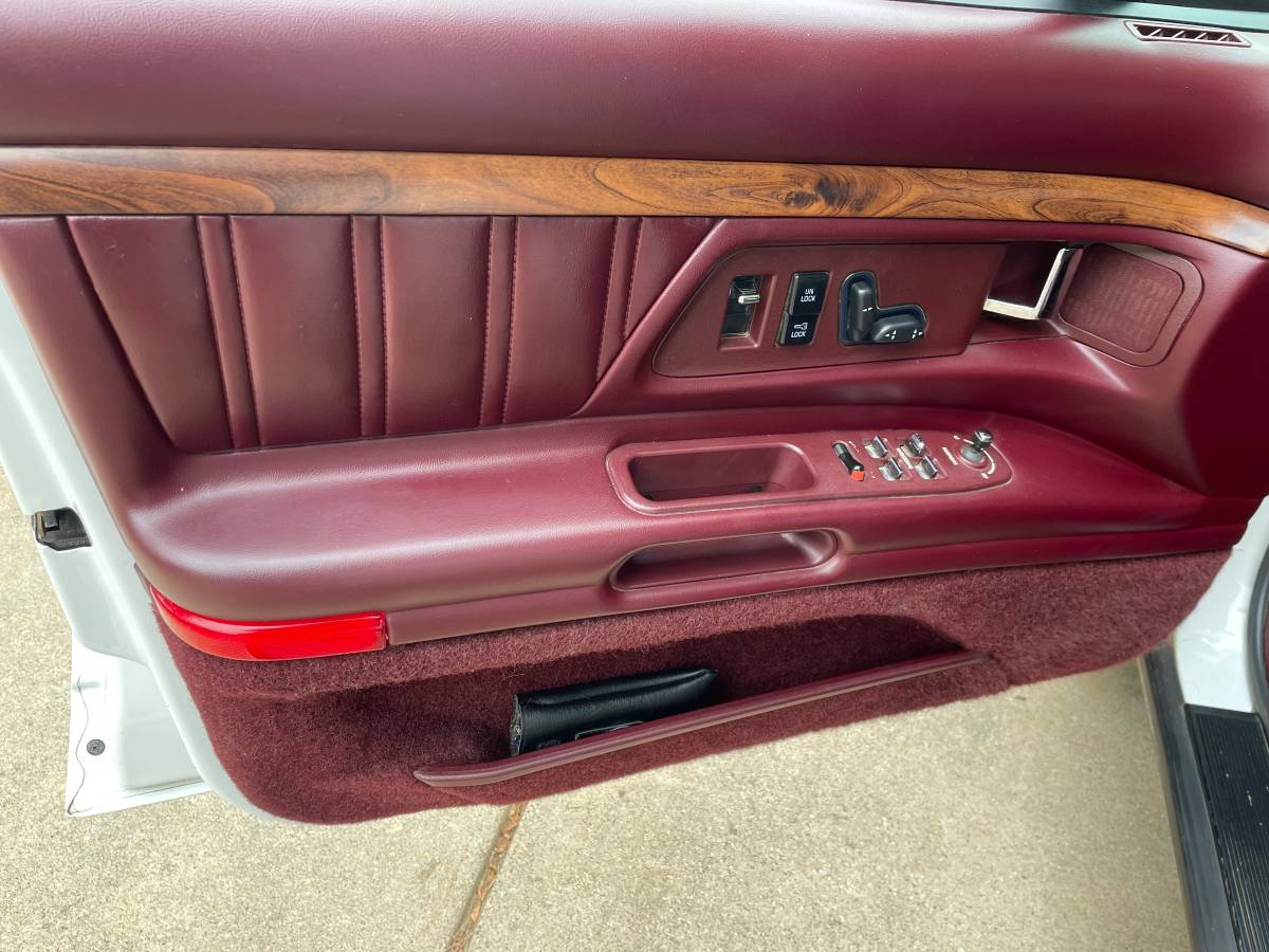 Oldsmobile-98-regency-1994-6