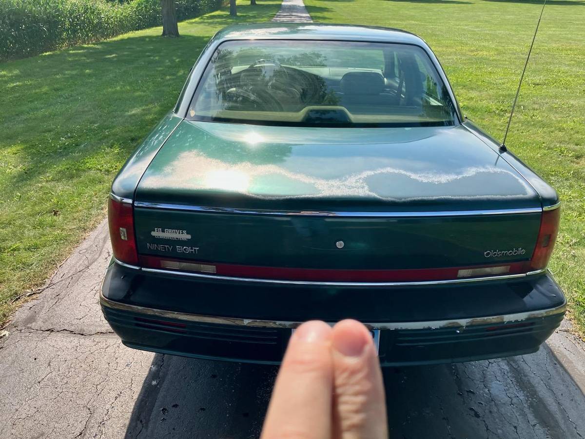 Oldsmobile-98-regency-elite-1995-1