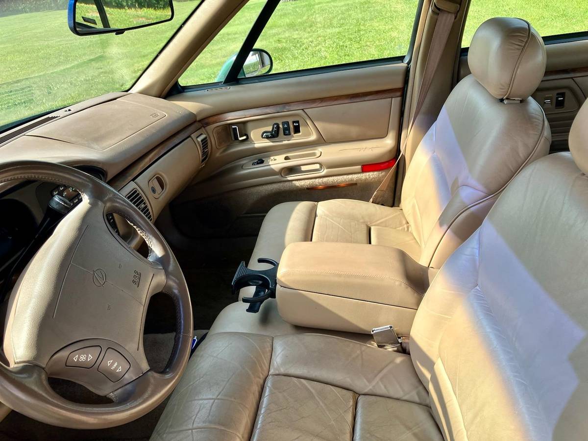 Oldsmobile-98-regency-elite-1995-12